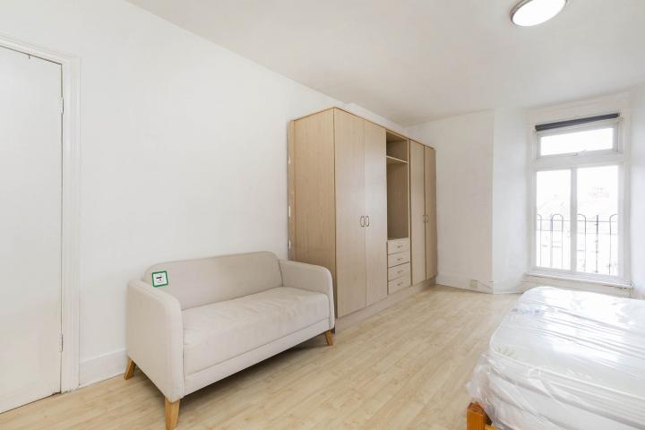 Modern Studio with Bills Included Dean Road, Willesden Green